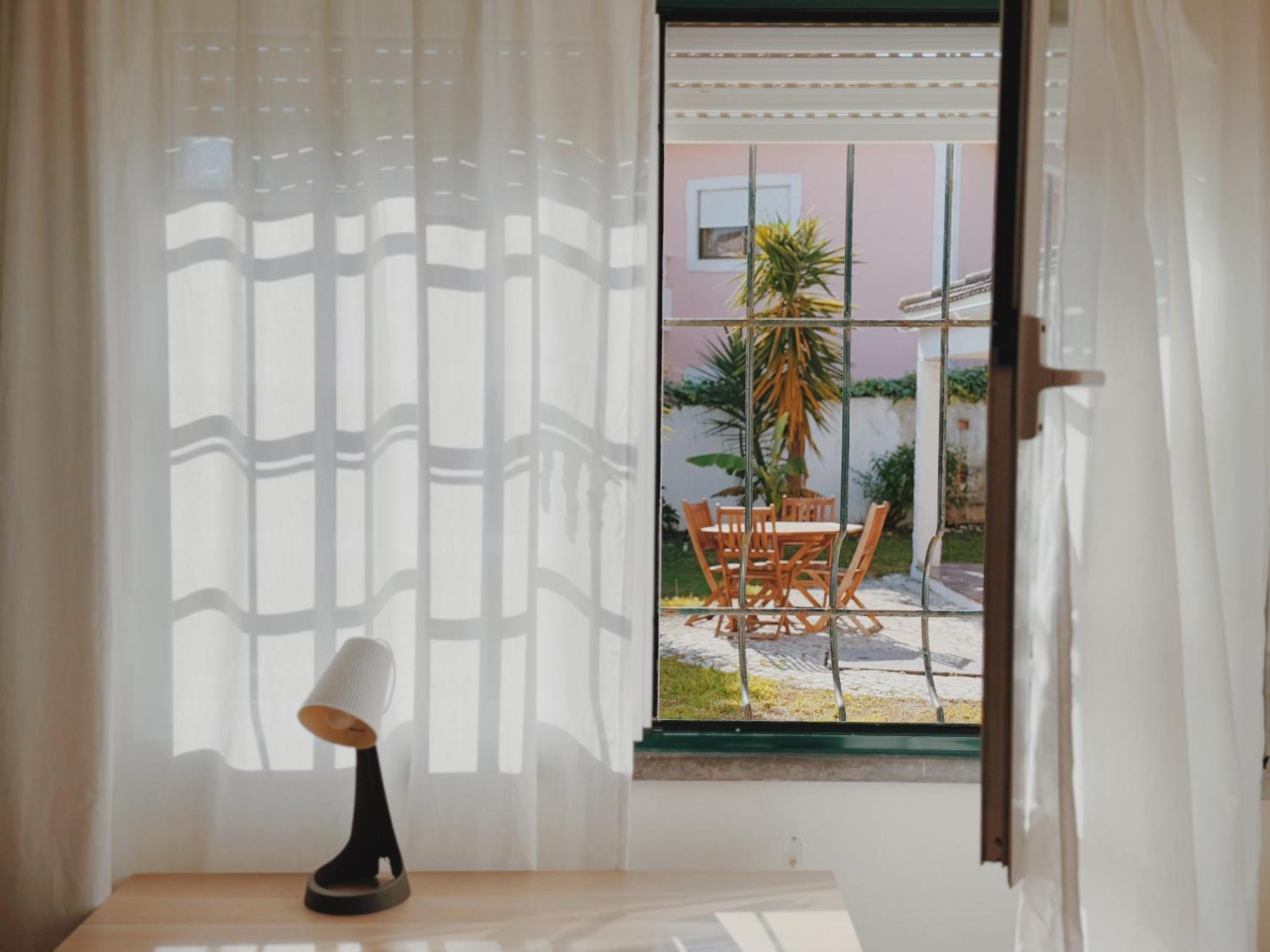 Coastal Garden Paradise Retreat- 6 Min From The Beach Шарнека Екстериор снимка